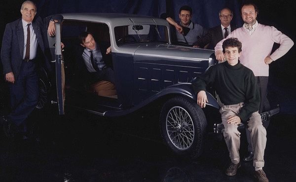 Fondateur de la Technologie A9 avec une voiture de collection, fin des années 1980